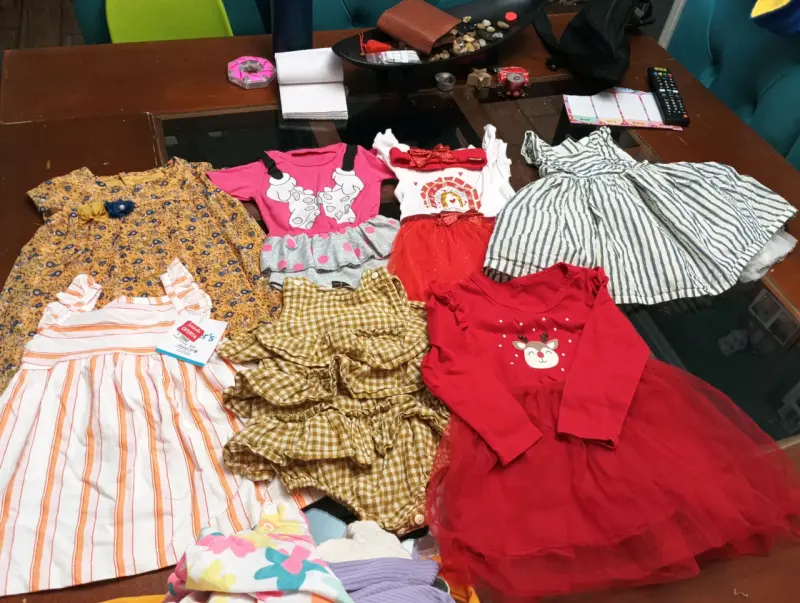 Lote de ropa de bebé variada - 3