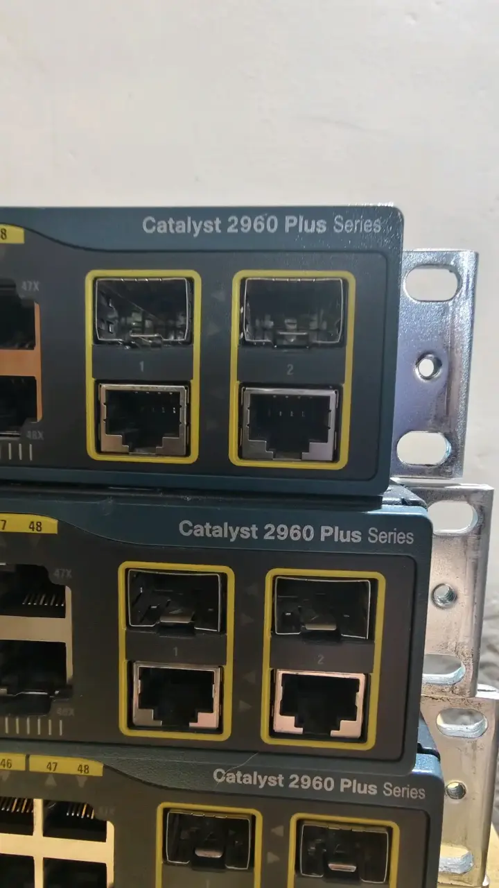 Switch Cisco Catalyst 2960 Plus - 3