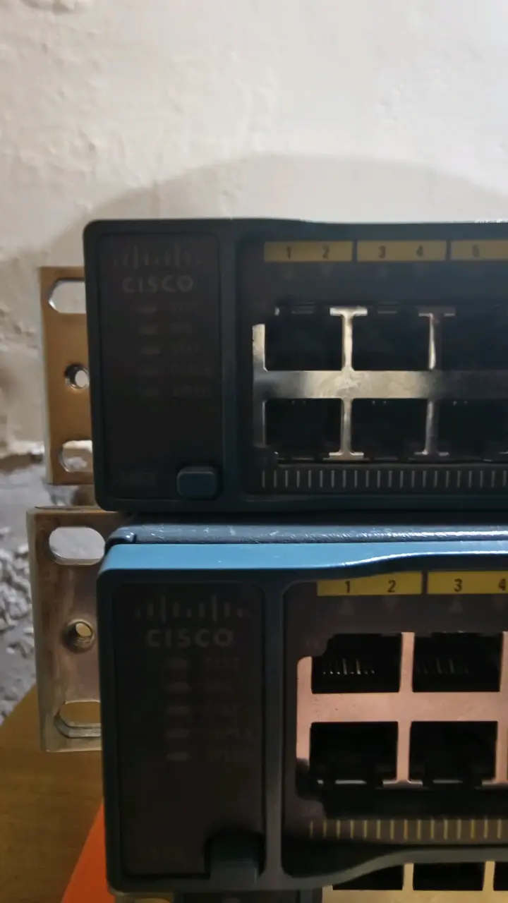 Switch Cisco Catalyst 2960 Plus - 4