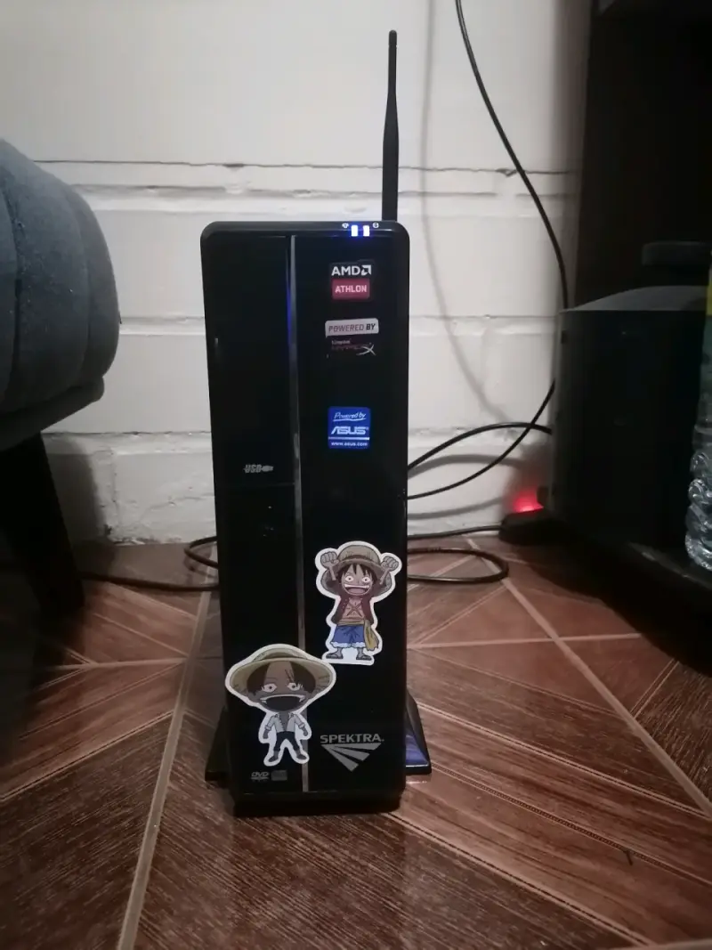 PC torre AMD Athlon con wifi - 1