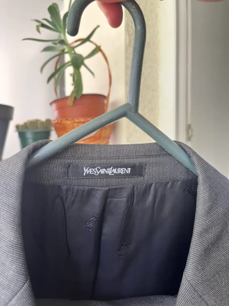 Blazer y pantalon gris Yves Saint Laurent - 3