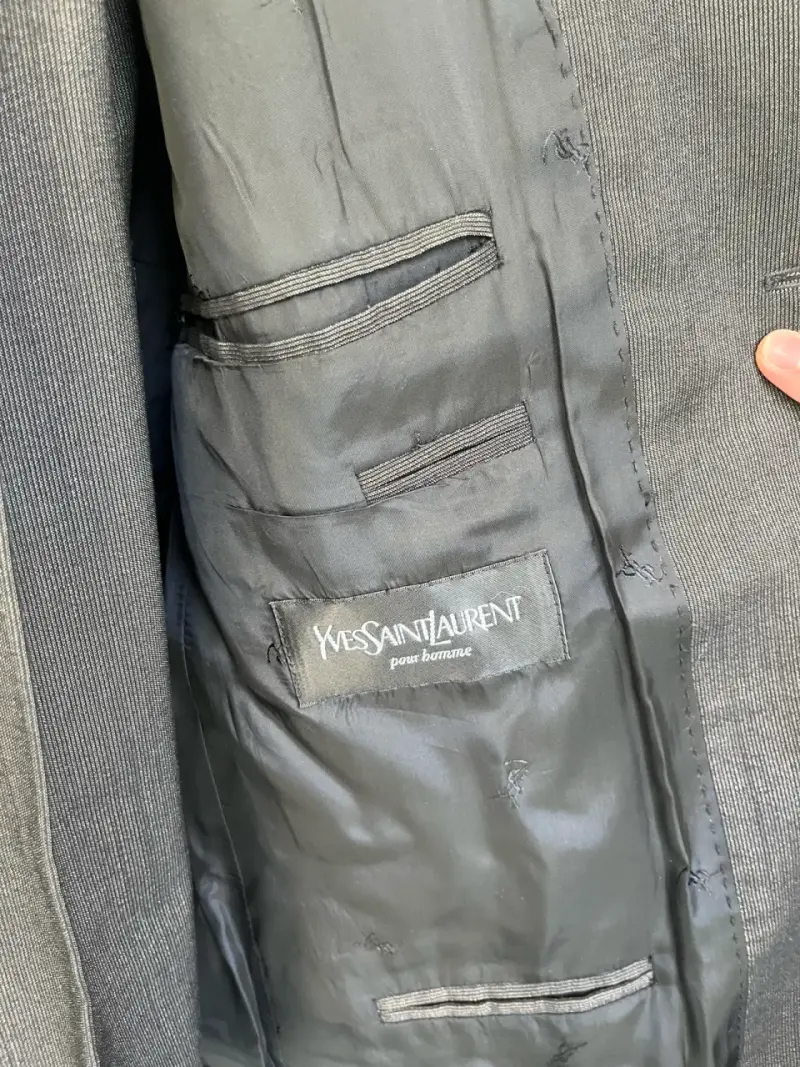 Blazer y pantalon gris Yves Saint Laurent - 4