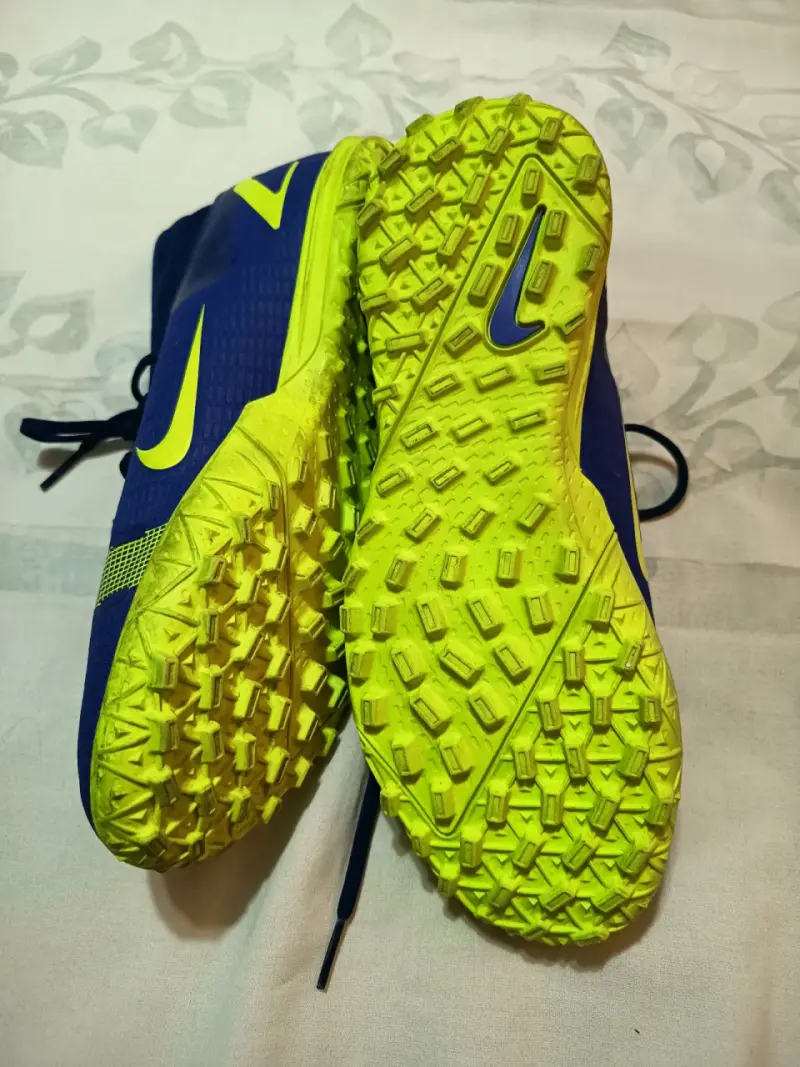 Zapatillas fútbol azul y amarillo - 3