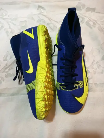 Zapatillas fútbol azul y amarillo - miniatura 4