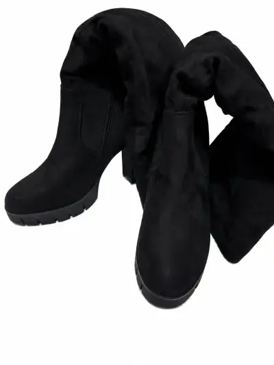 Botas negras de tacón alto - miniatura 2