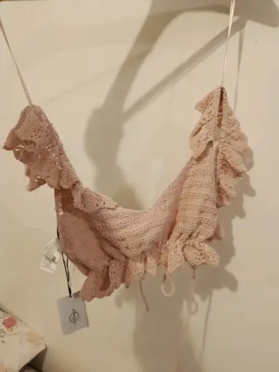 Top tejido rosa con volantes - miniatura 2
