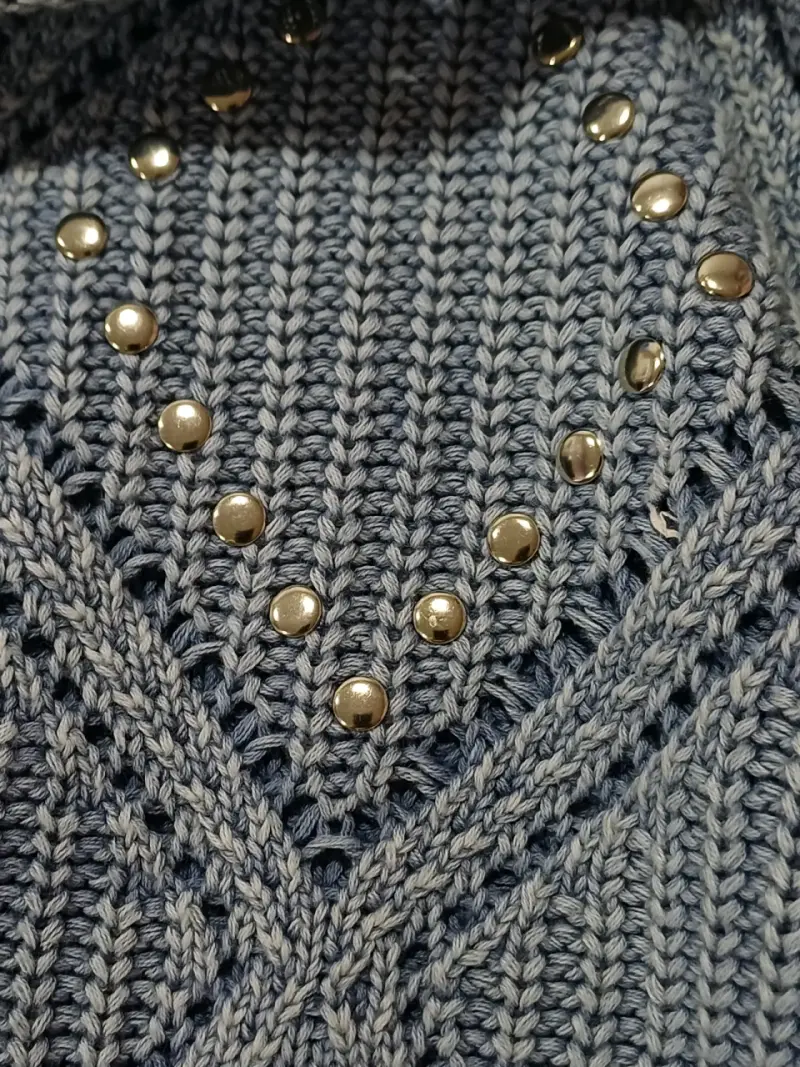 Suéter calado azul con perlas - 3