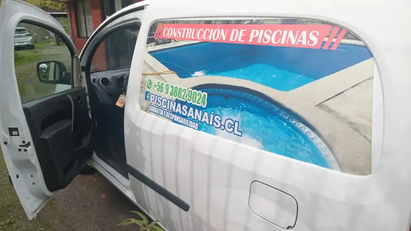 Estructura de piscina en construcción - 5