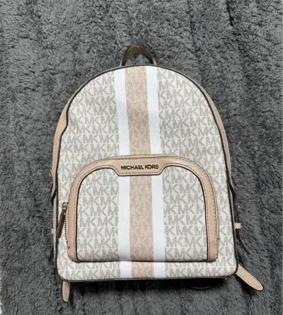 Mochila Michael Kors beige y blanca - miniatura 1