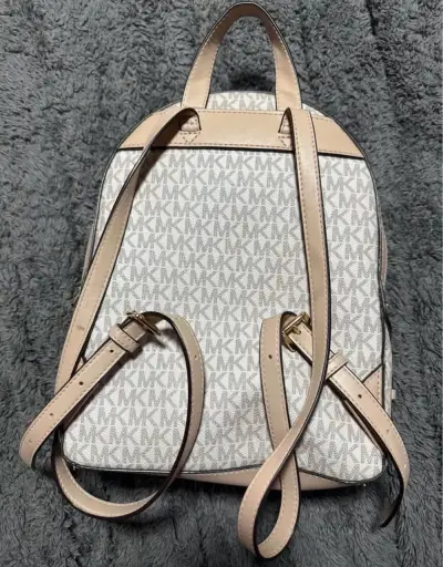 Mochila Michael Kors beige y blanca - miniatura 3