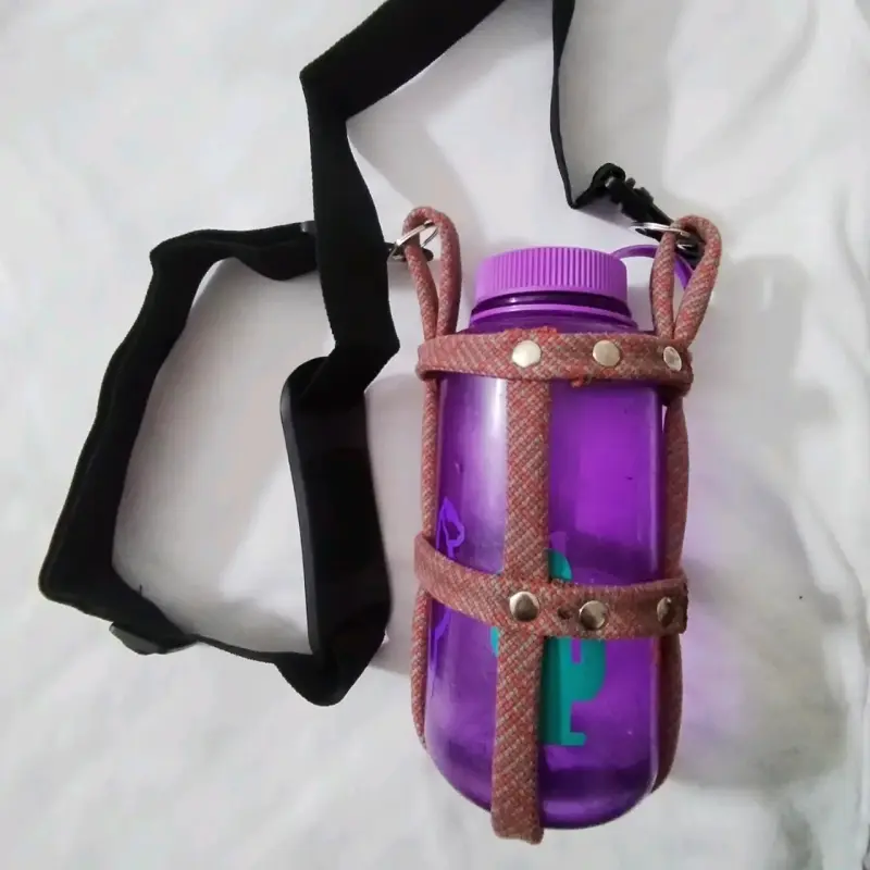 Porta botella colgante - 2