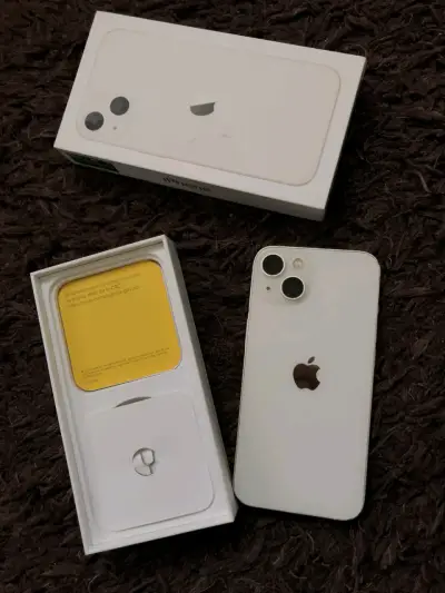 iPhone 13 blanco Sin Detalles - miniatura 2