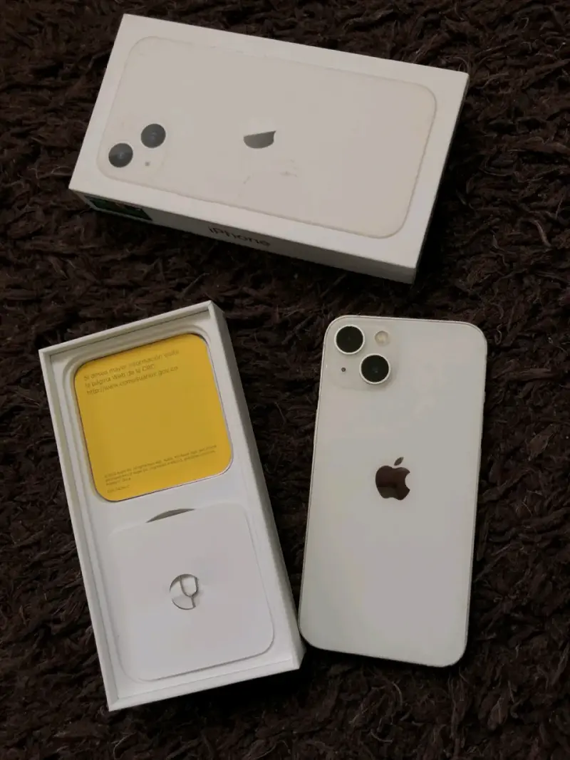 iPhone 13 blanco Sin Detalles - 7