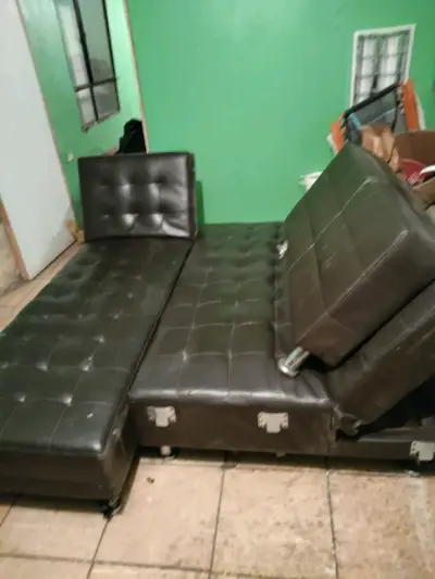 Sofá cama de cuero marrón - miniatura 2