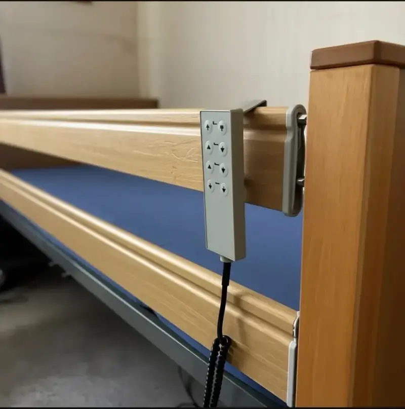 Cama clínica ajustable de madera - 2