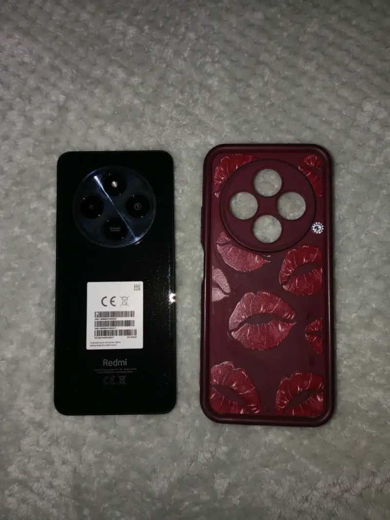 Celular Redmi 13C con carcasa - 2