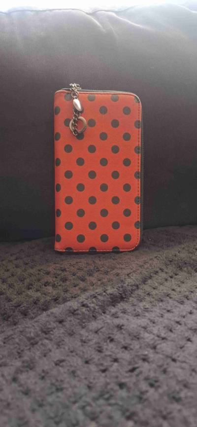 Billetera roja con lunares - miniatura 1
