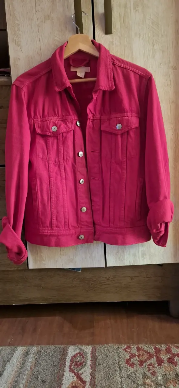 Chaqueta roja en buen estado - 1
