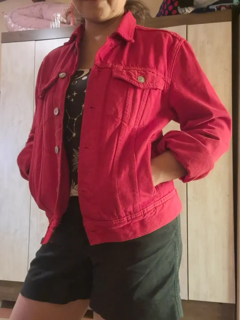 Chaqueta roja en buen estado - 2