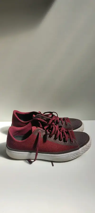 Zapatillas burdeos estilo casual - miniatura 2