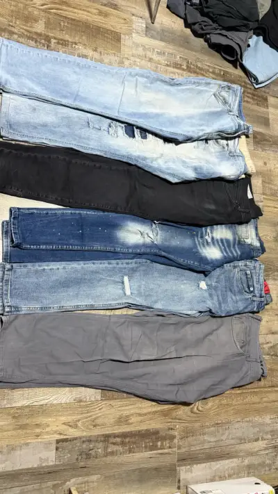 Lote de jeans y pantalones - miniatura 1