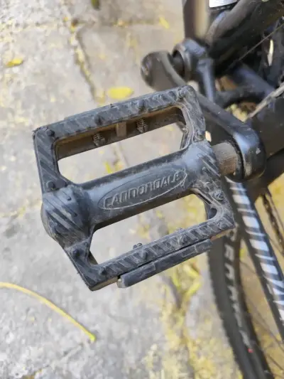 Bicicleta Cannondale mtb catalyst - miniatura 4