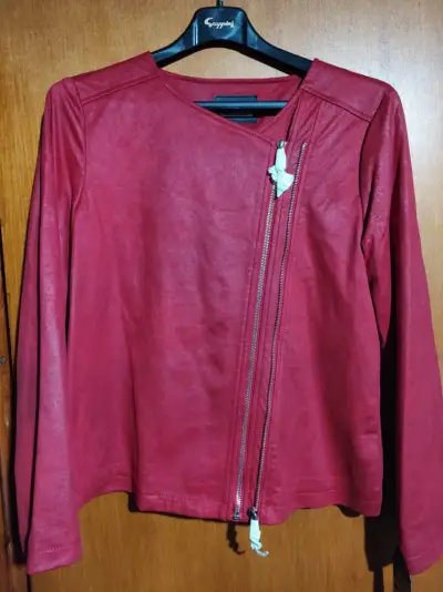 Chaqueta de cuero roja - miniatura 1