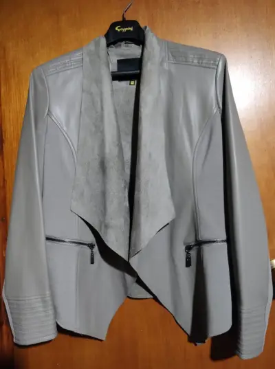 Chaqueta gris elegante ecocuero - miniatura 1