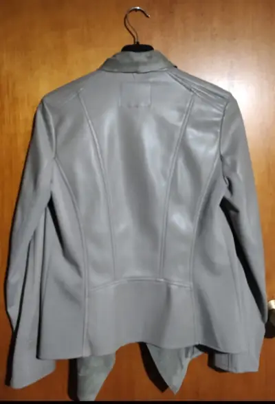 Chaqueta gris elegante ecocuero - miniatura 2
