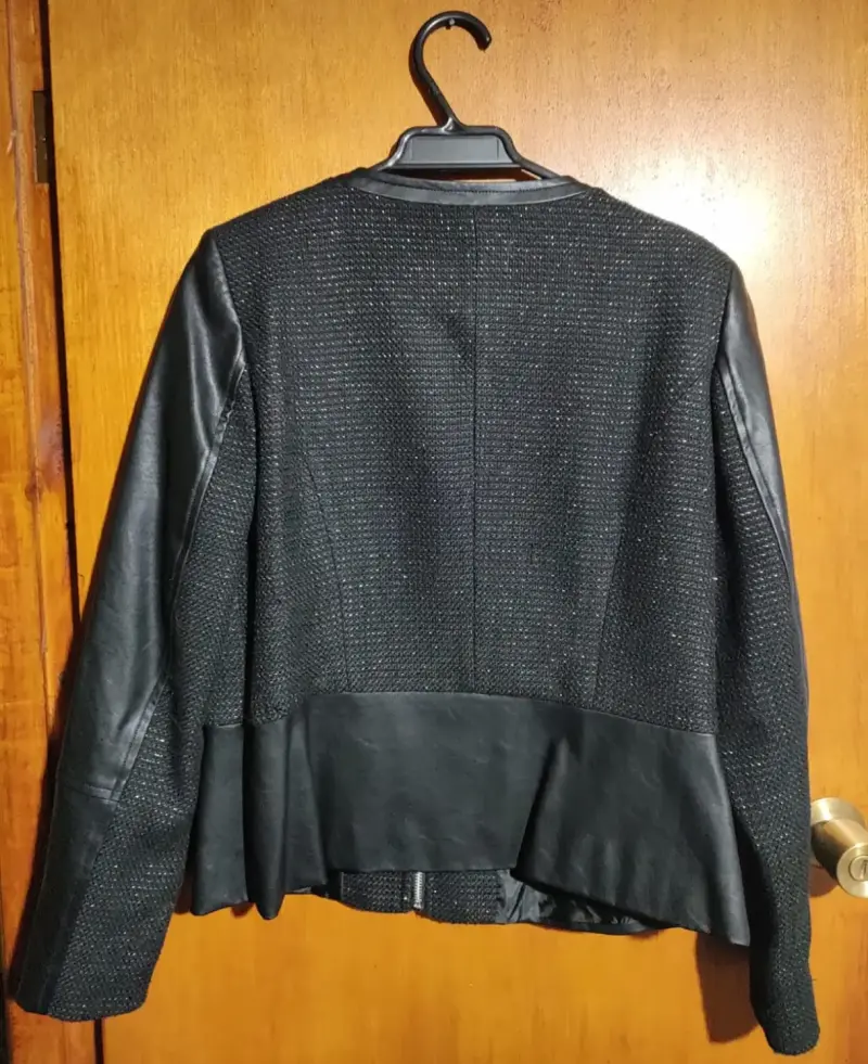 Chaqueta negra estilo biker - 2