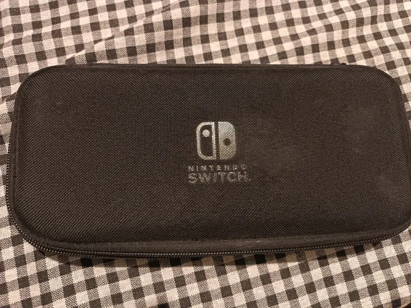 Estuche negro Nintendo Switch - 1