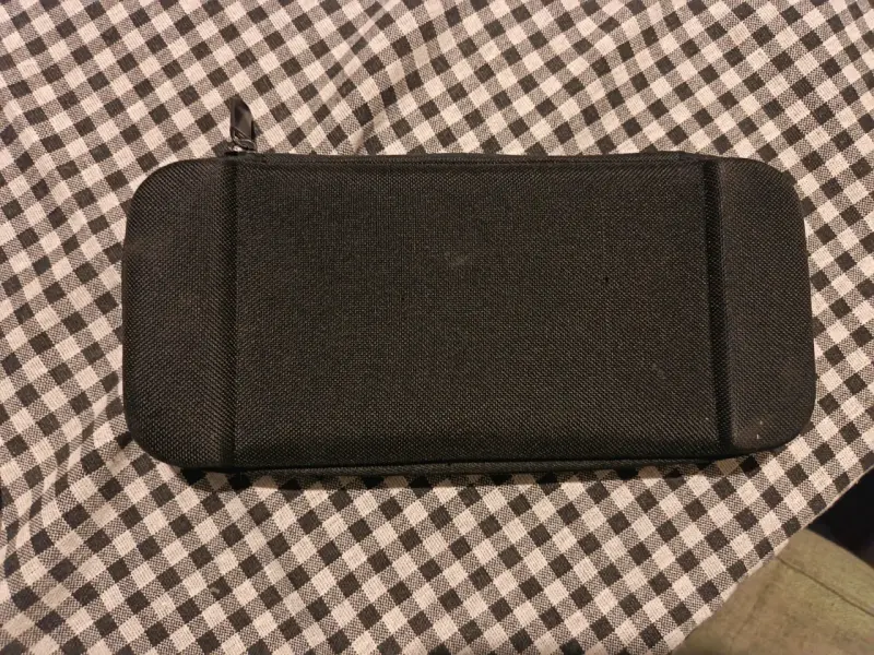 Estuche negro Nintendo Switch - 2