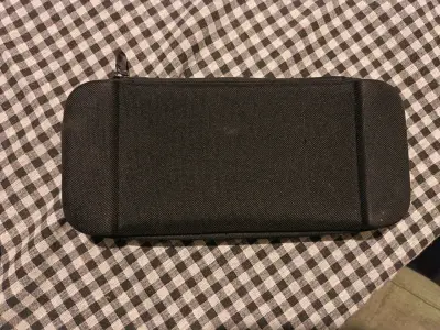 Estuche negro Nintendo Switch - miniatura 2