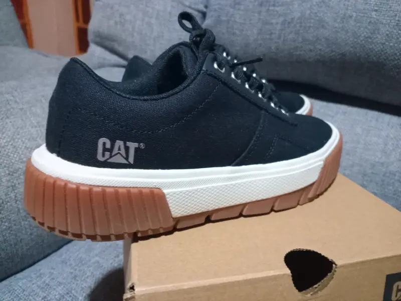 Zapatillas CAT negras - 2