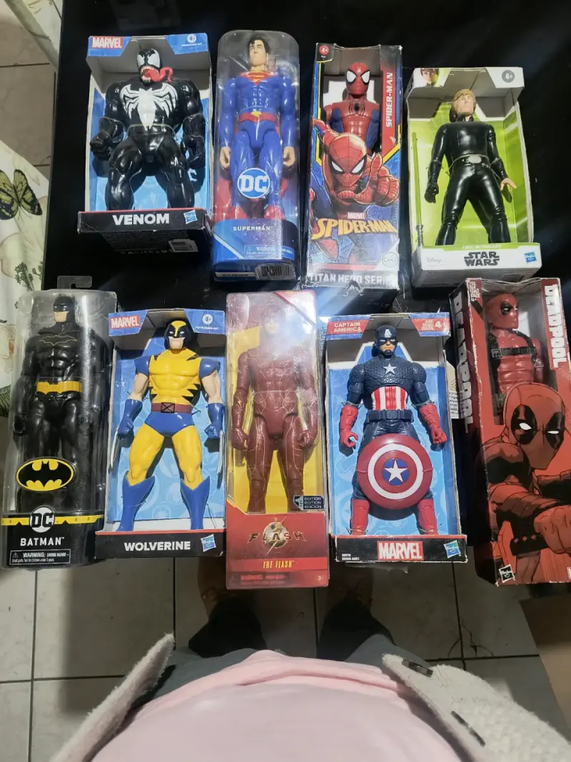 Set de figuras de acción superheroes - 1