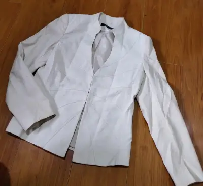 Chaqueta blanca elegante - miniatura 1