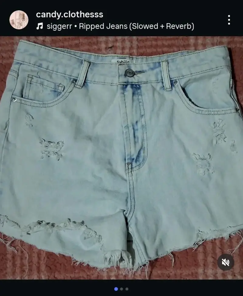 Shorts de mezclilla desgastados