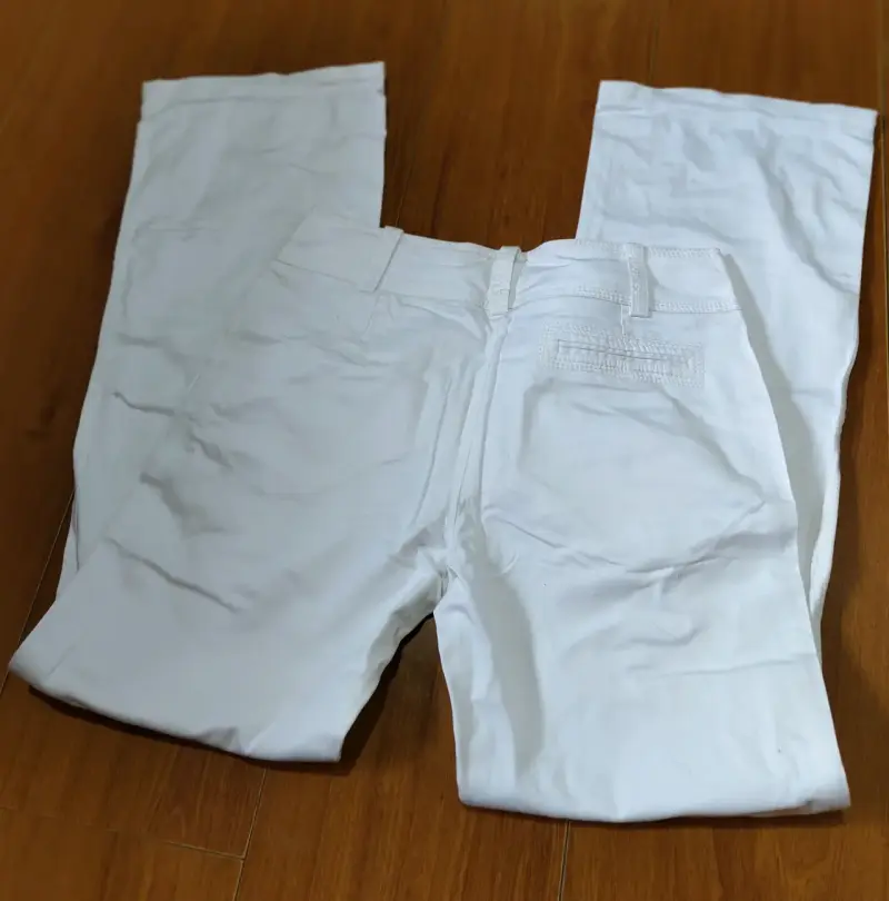 Pantalones blancos de mujer - 4