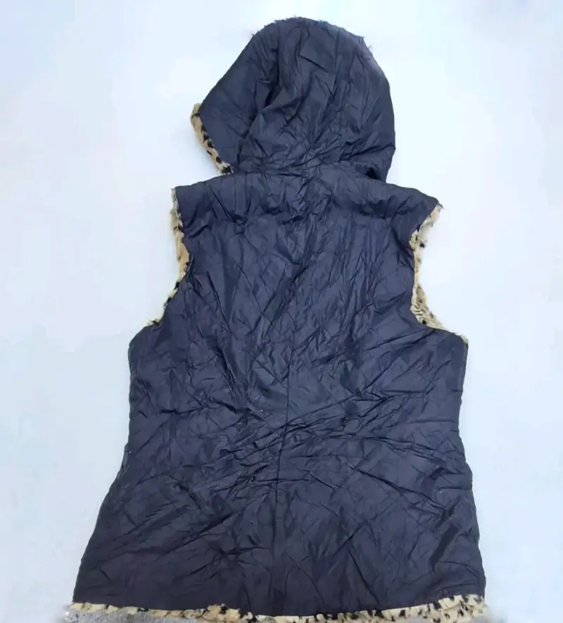 Chaleco de piel sintética estampado - 4