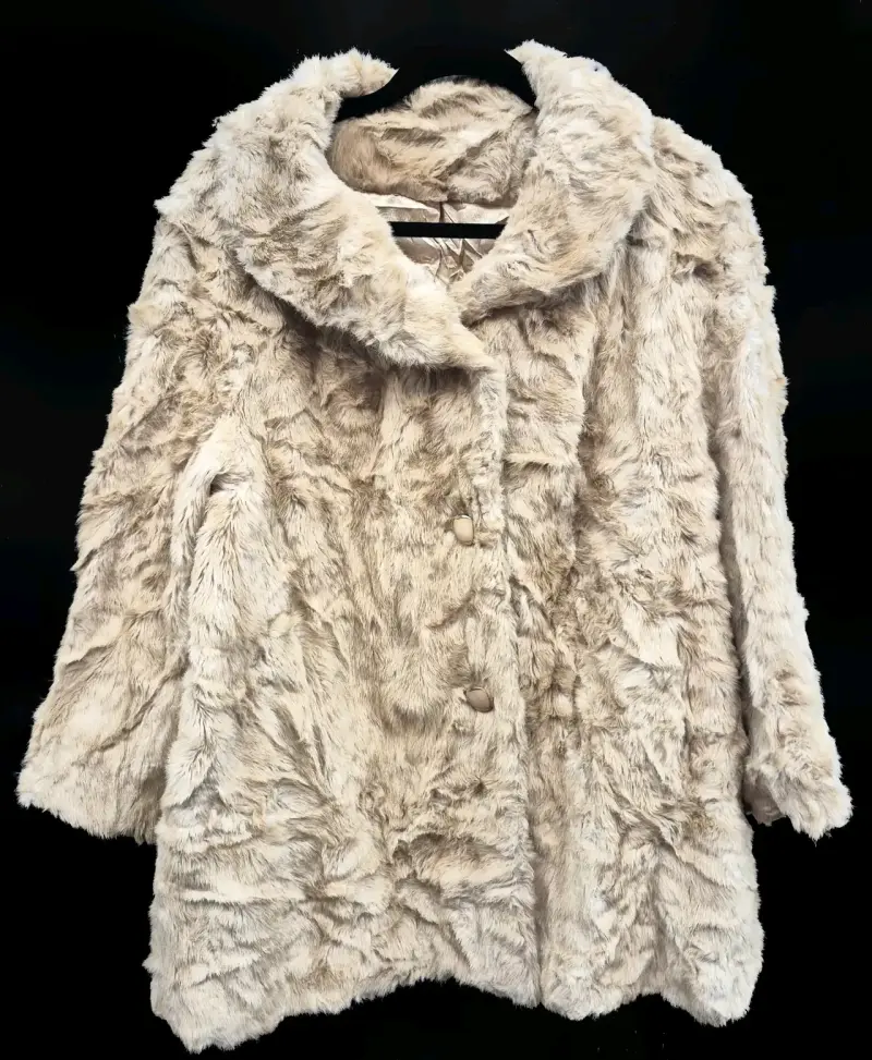 Abrigo de piel sintética beige - 1