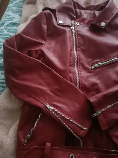 Chaqueta moto vinotinto - miniatura 1