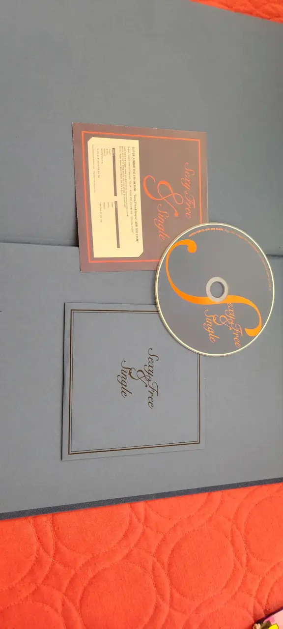 Álbum 'Sexy, Free & Single' - 2