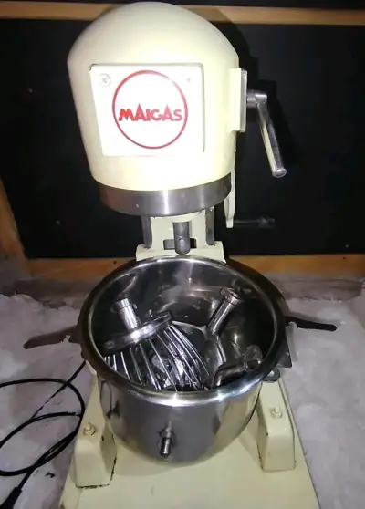 Batidora industrial Maigas 10 Litros - miniatura 2