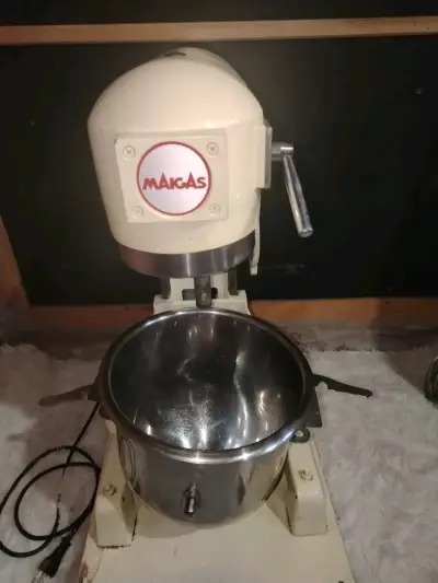 Batidora industrial Maigas 10 Litros - miniatura 3