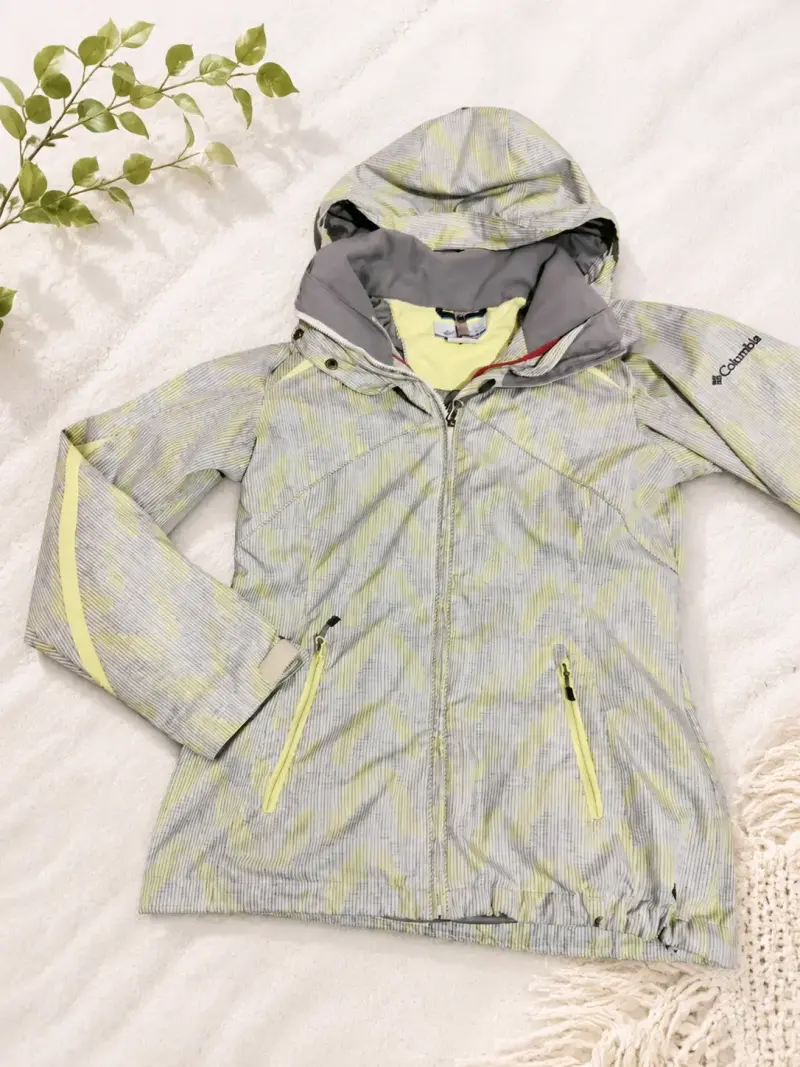 Chaqueta impermeable Columbia gris con verde - 1