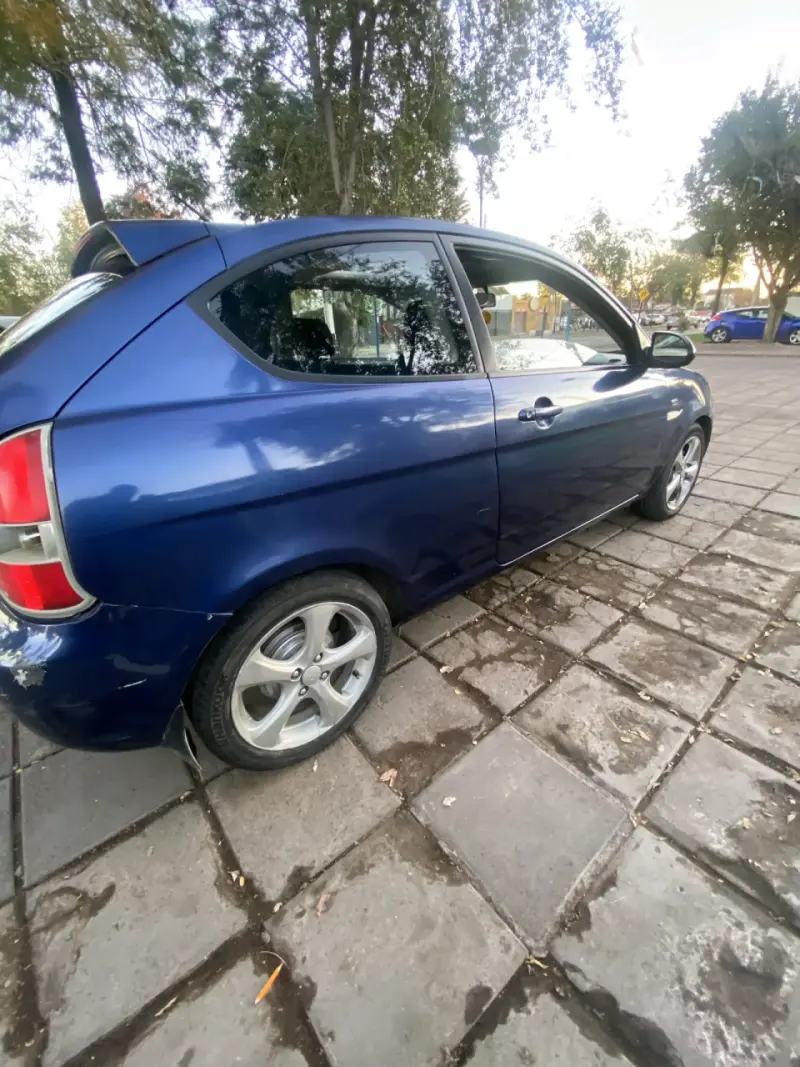 Auto azul con llantas negras full equipo y audio - 4
