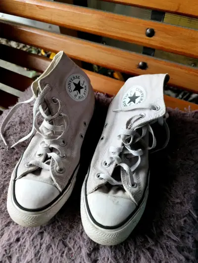 Zapatillas Converse blancas usadas - miniatura 1
