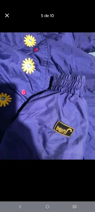 Chaqueta impermeable azul con capucha - miniatura 3