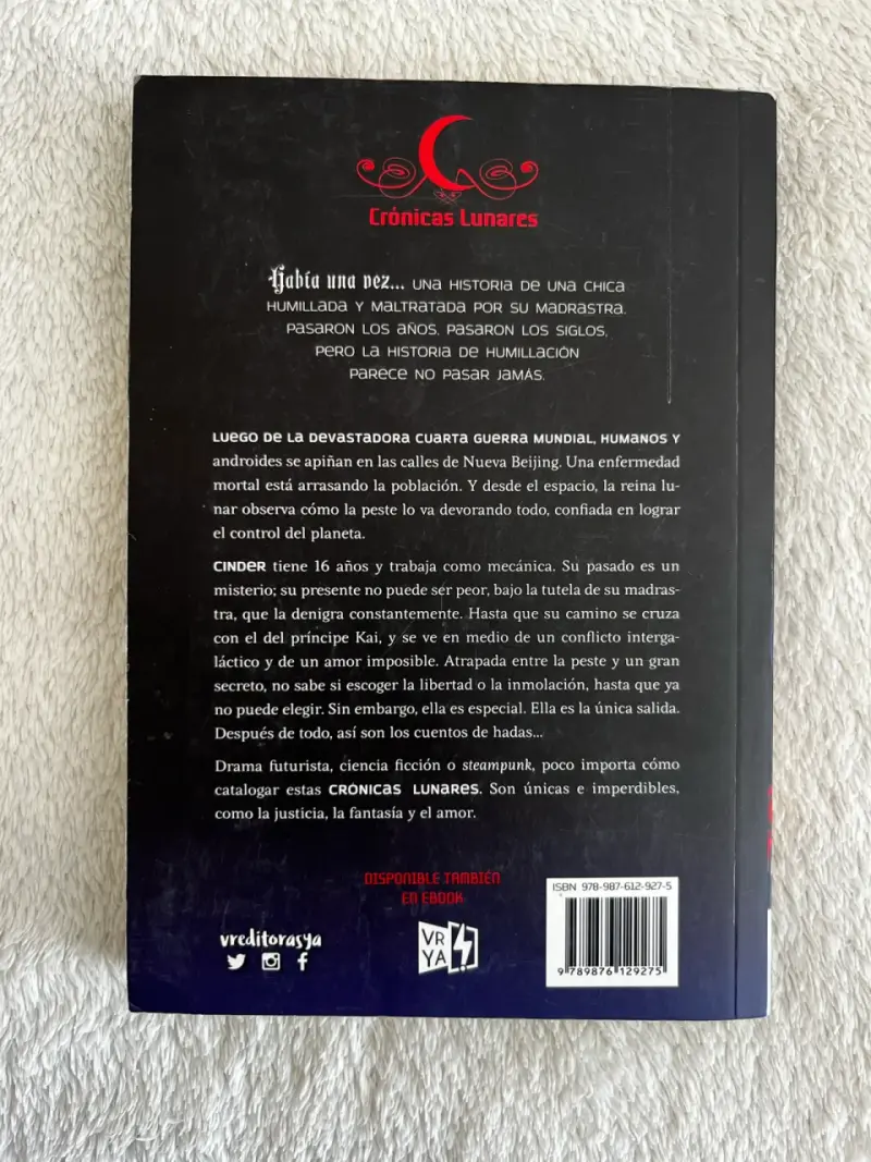 Libro 'Cinder' de Marissa Meyer - 2