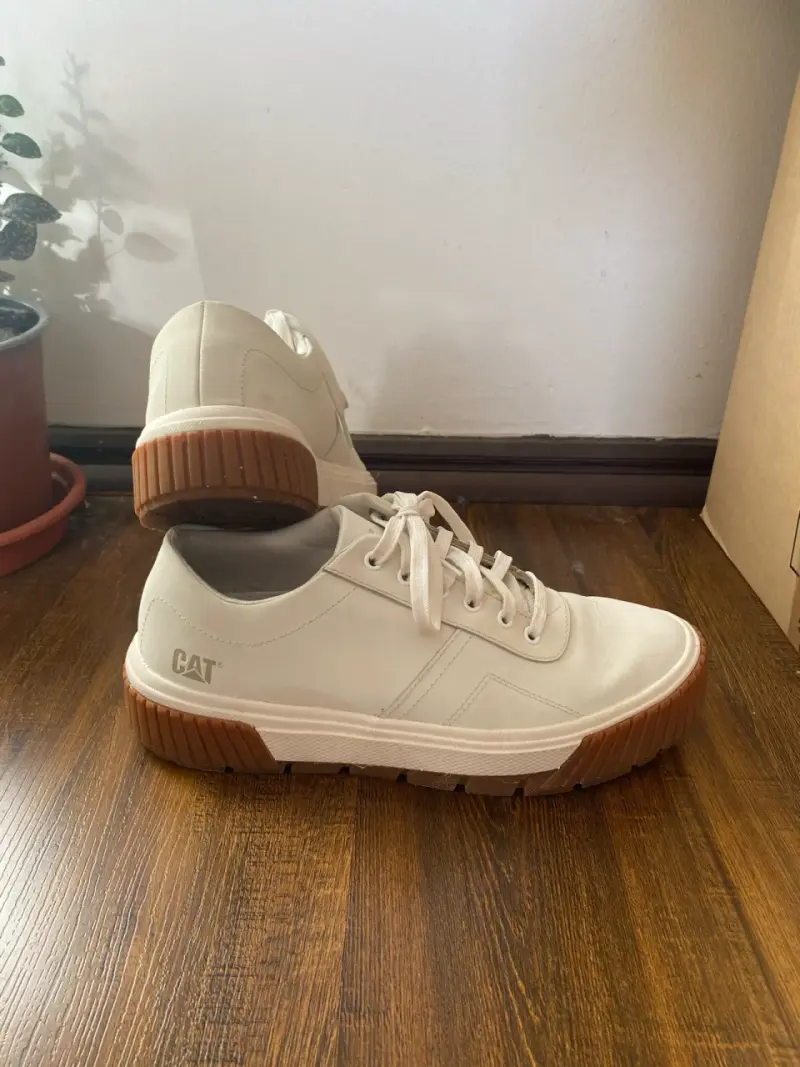 Zapatillas blancas CAT - 1